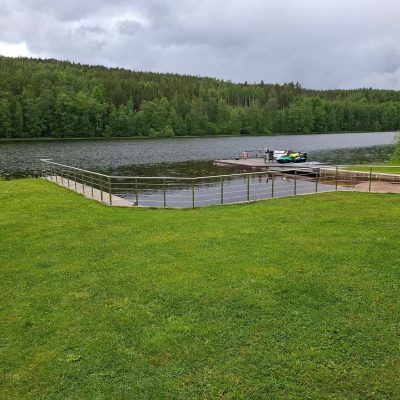 Smidesräcke runt båtplats